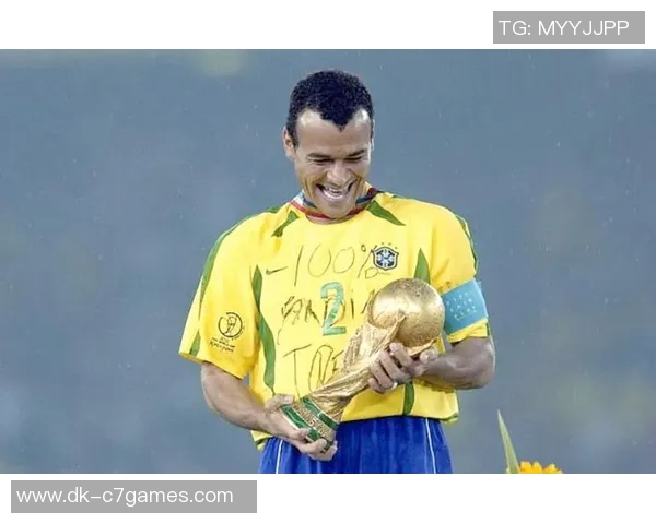 平阴足球球星崛起之路：从地方小将到顶级联赛的辉煌征程